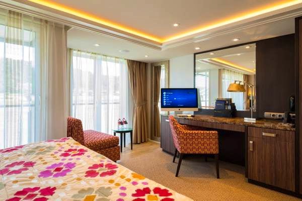 Balcony at the AmaMora