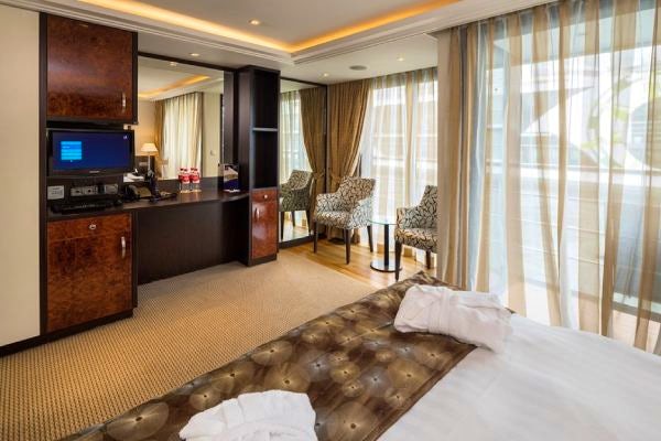 Balcony at the AmaViola