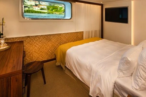 Deluxe Stateroom E at the Avalon Alegria