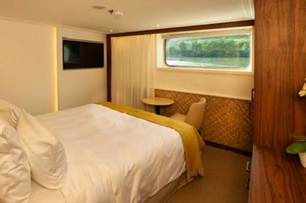 Deluxe Stateroom D on the Avalon Alegria