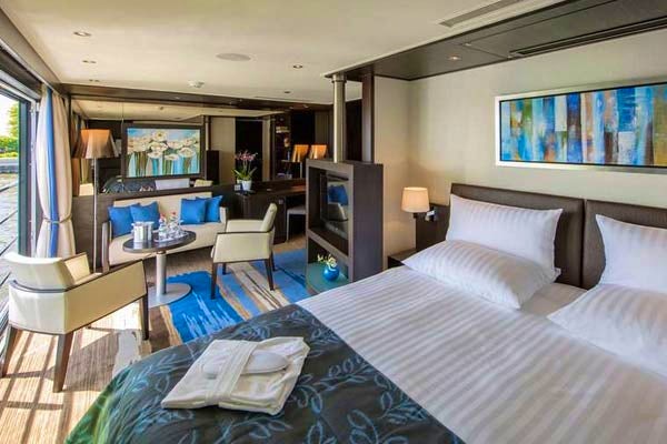 Royal Suites at the Avalon Illumination