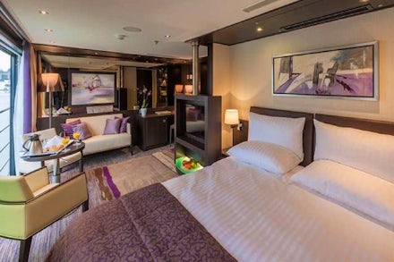 Royal Suites on the Avalon Poetry II