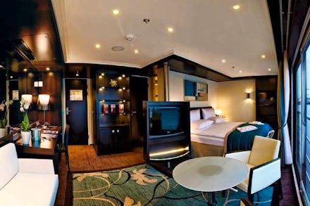 Royal Suites on the Avalon Vista