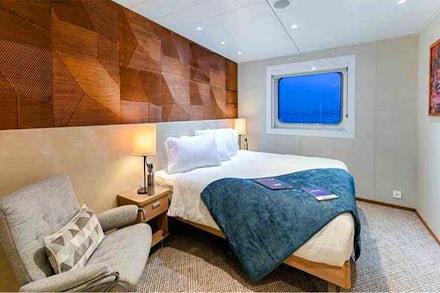 Promenade on the Coral Adventurer