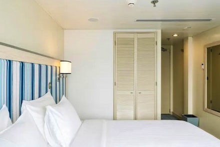 Single Oceanview on the MS Santa Cruz II