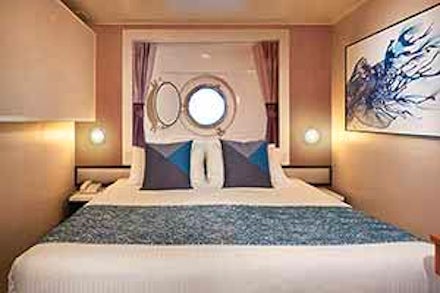 Inside on the Norwegian Gem