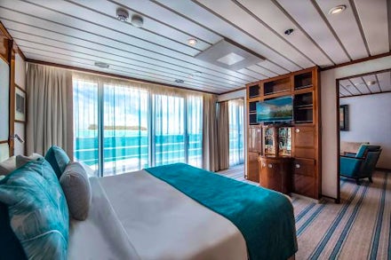 Owners Suite on the Paul Gauguin