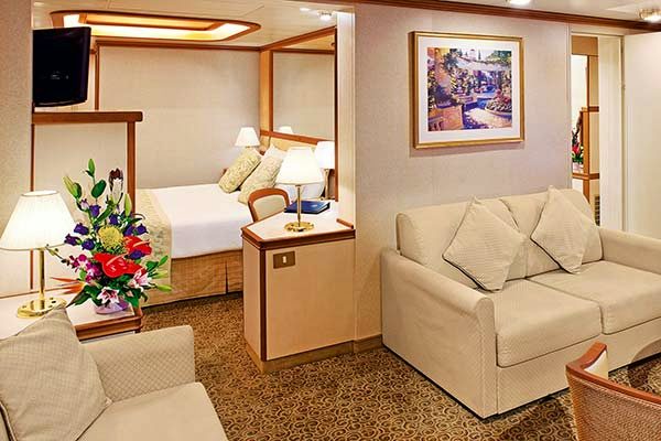 Suite at the Diamond Princess