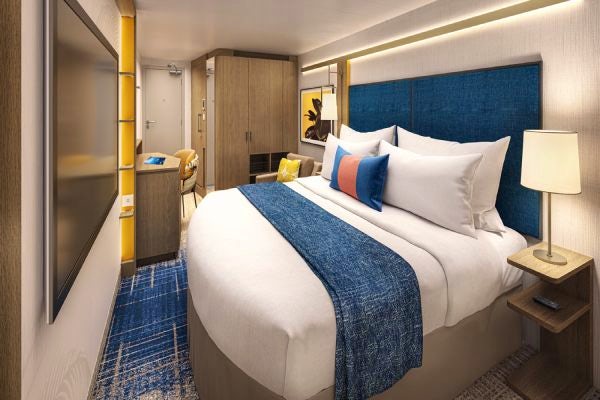 Inside at the Hero of the Seas