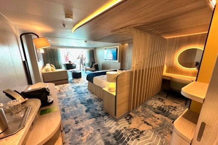 Icon of the Seas Cruises 2024-2026 | CRUISE SALE $340/day