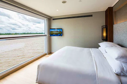 Grand Deluxe Suite on the Scenic Spirit