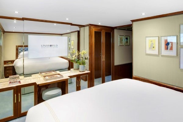 Riverview Stateroom at the S.S. Joie de Vivre