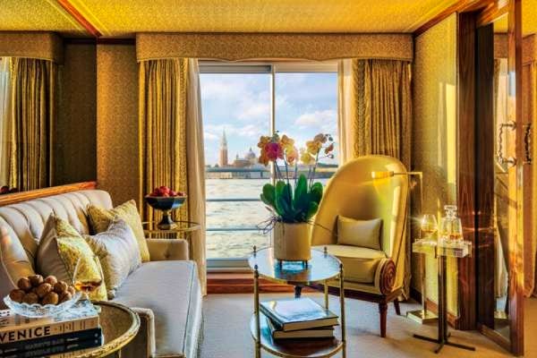 Suite at the S.S. La Venezia