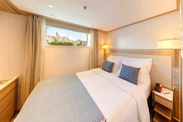 Standard at the Viking Hemming