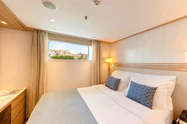 Standard at the Viking Osfrid