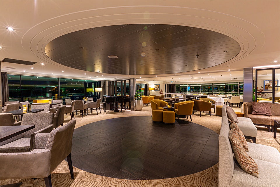 Entertainment with Avalon Waterways