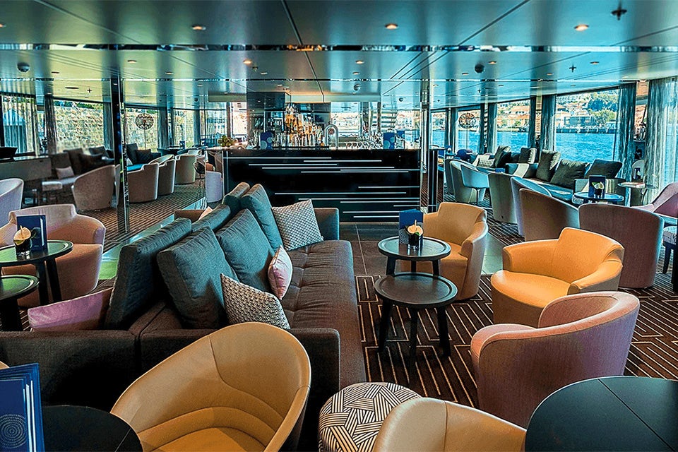 Bars with Emerald River Cruises