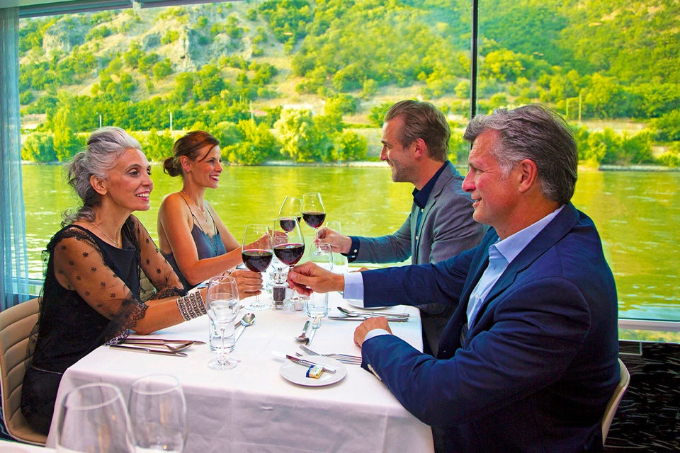 Dining with Emerald River Cruises
