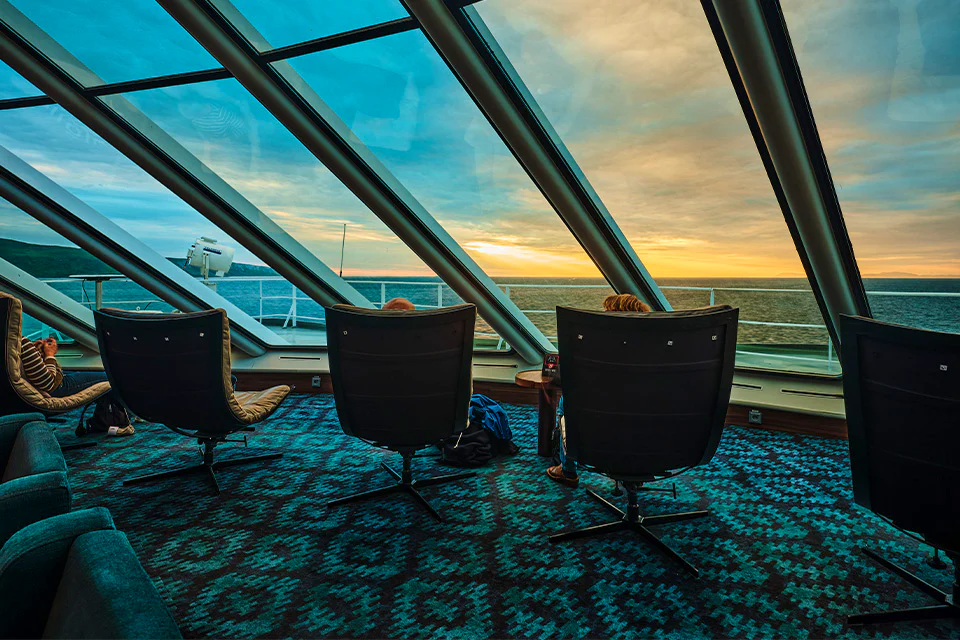 Bars with Hurtigruten Expeditions