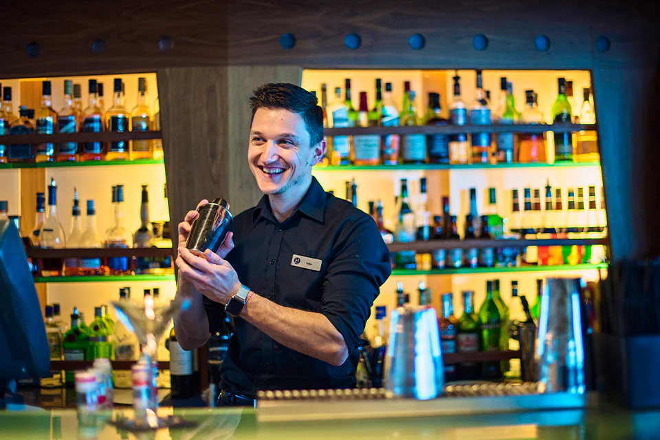 Bars with Hurtigruten Expeditions