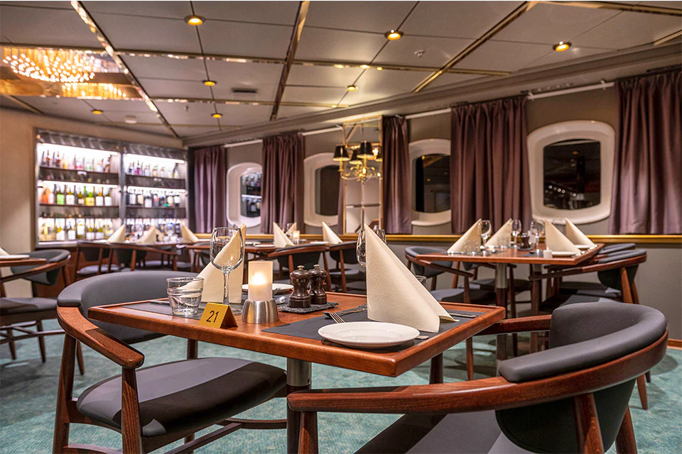 Dining with Hurtigruten Expeditions