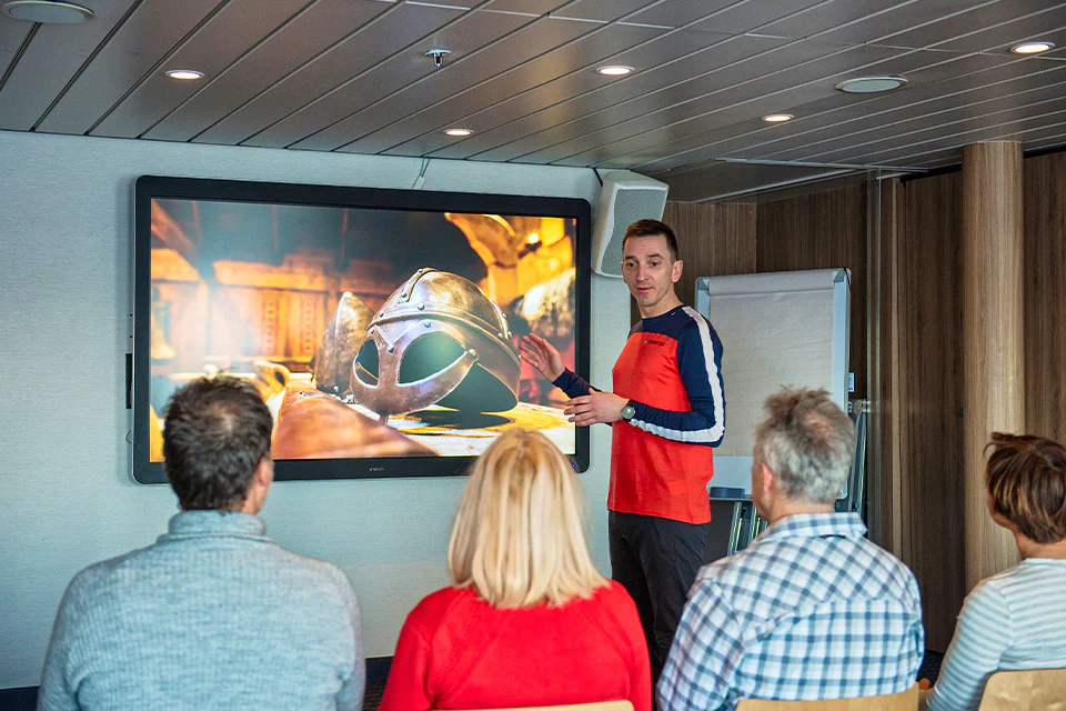 Entertainment with Hurtigruten Expeditions