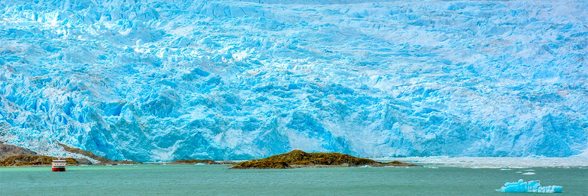 Cruises from Glacier El Brujo