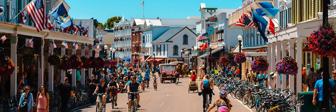 Cruises visiting Mackinac Island | 2023-2024 Mackinac Island Cruises