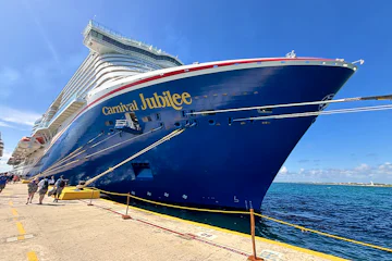 Lauren Experiences Carnival Jubilee in the Caribbean 