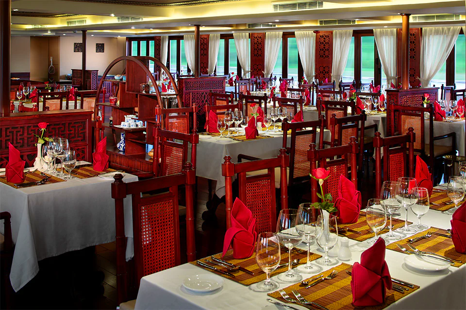 Dining on the AmaDara