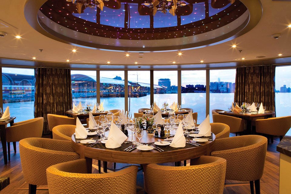 Dining on the AmaVenita