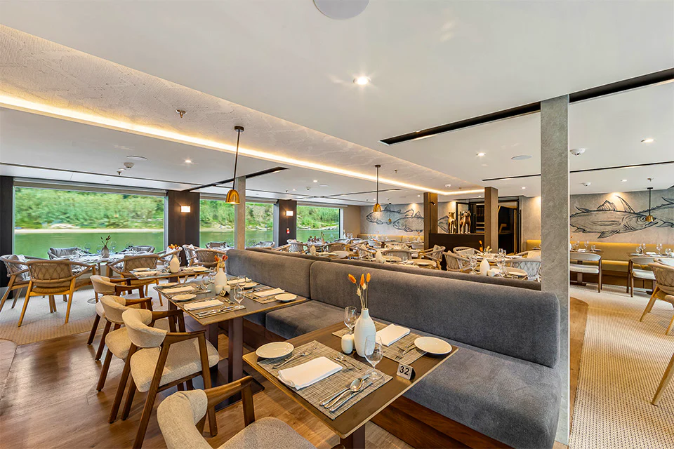 Dining on the MS Estrela