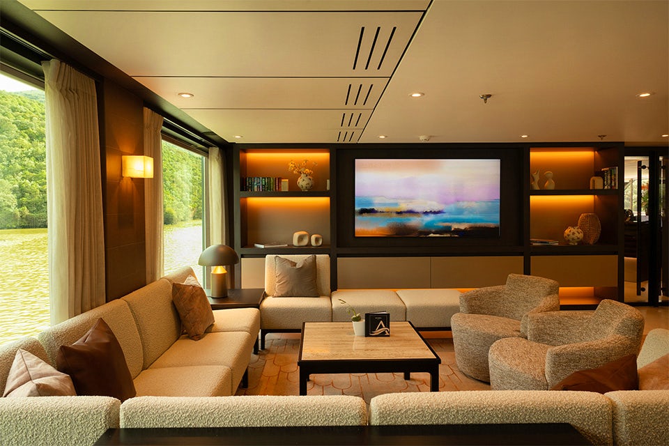 Bar on the Avalon Alegria