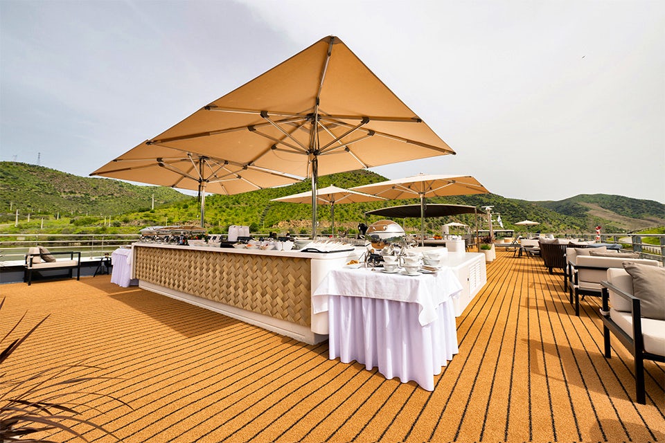 Dining on the Avalon Alegria