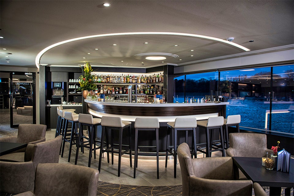 Bar on the Avalon Envision