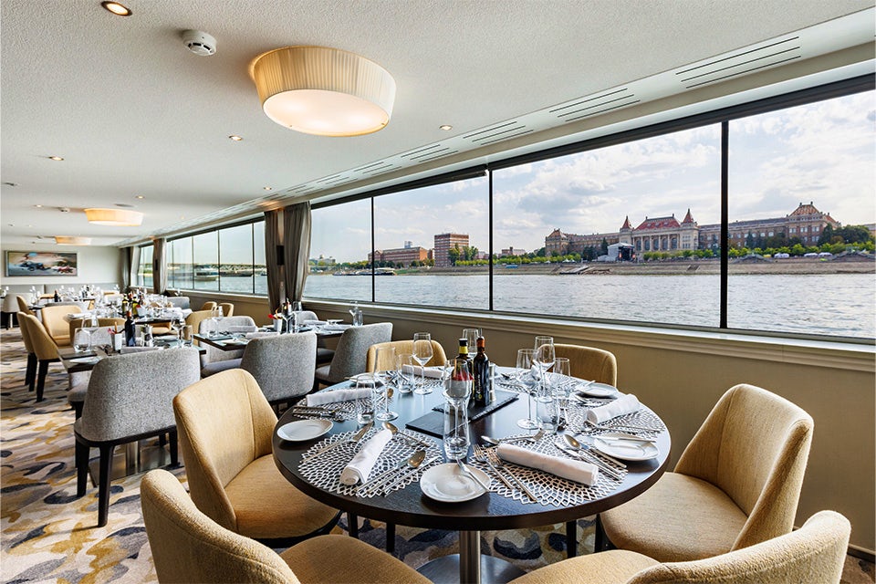 Dining on the Avalon Impression