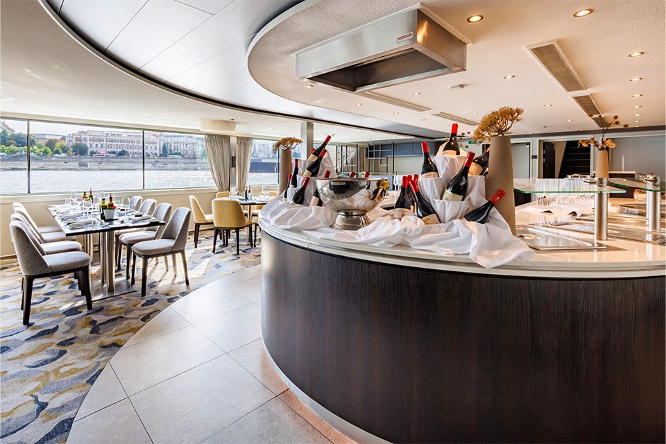 Dining on the Avalon Impression