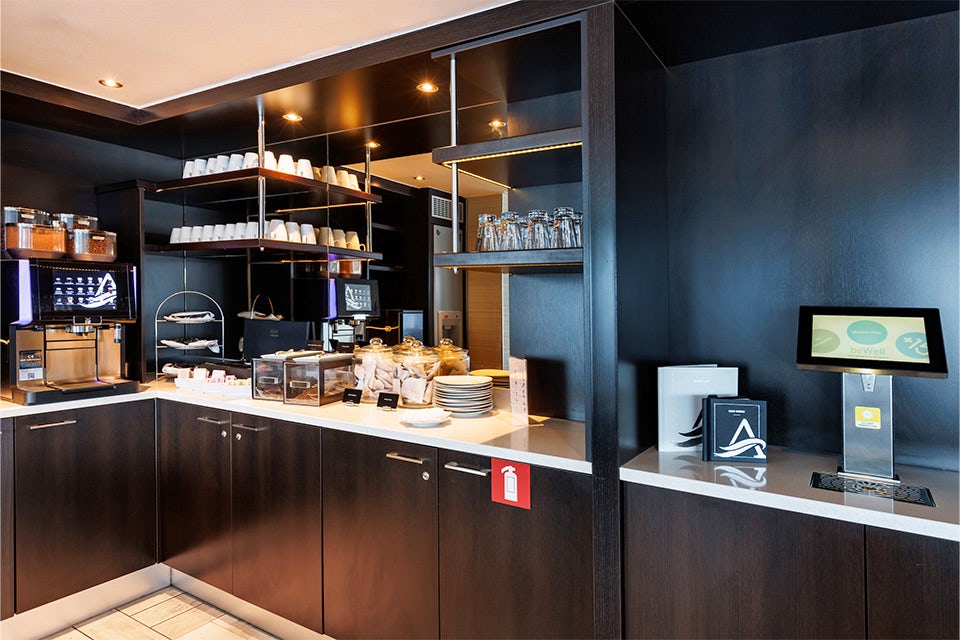 Bar on the Avalon Panorama