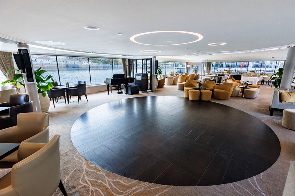 Entertainment on the Avalon Passion