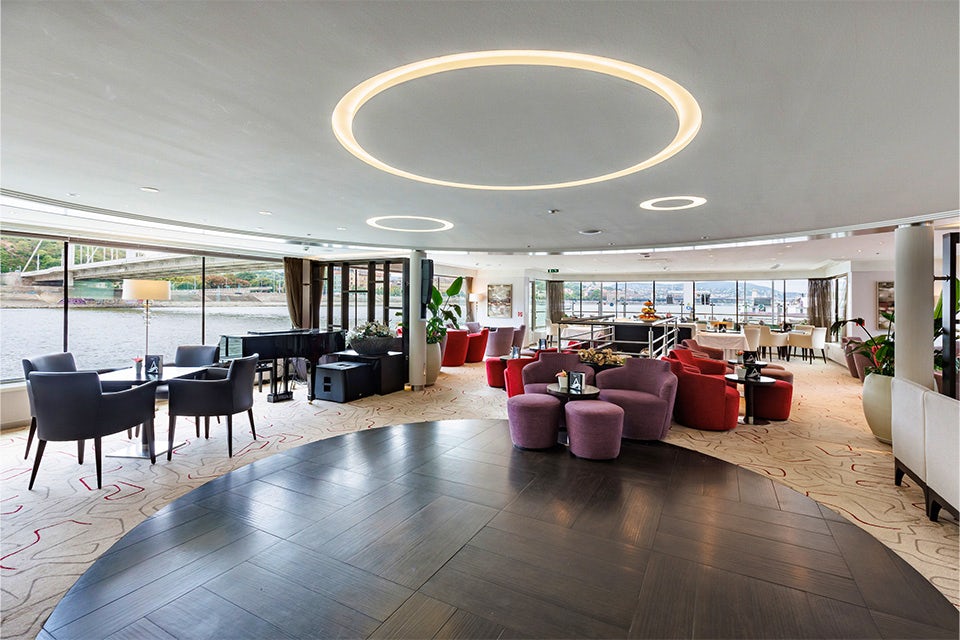 Entertainment on the Avalon Tranquility II