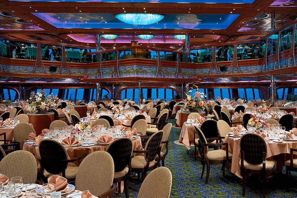 Dining on the Carnival Conquest
