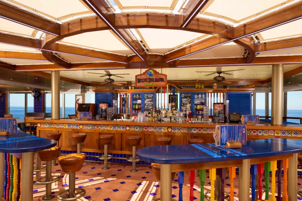 Bar on the Carnival Freedom