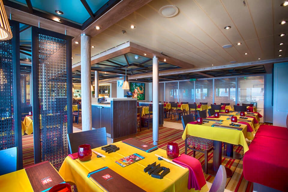 Dining on the Carnival Vista