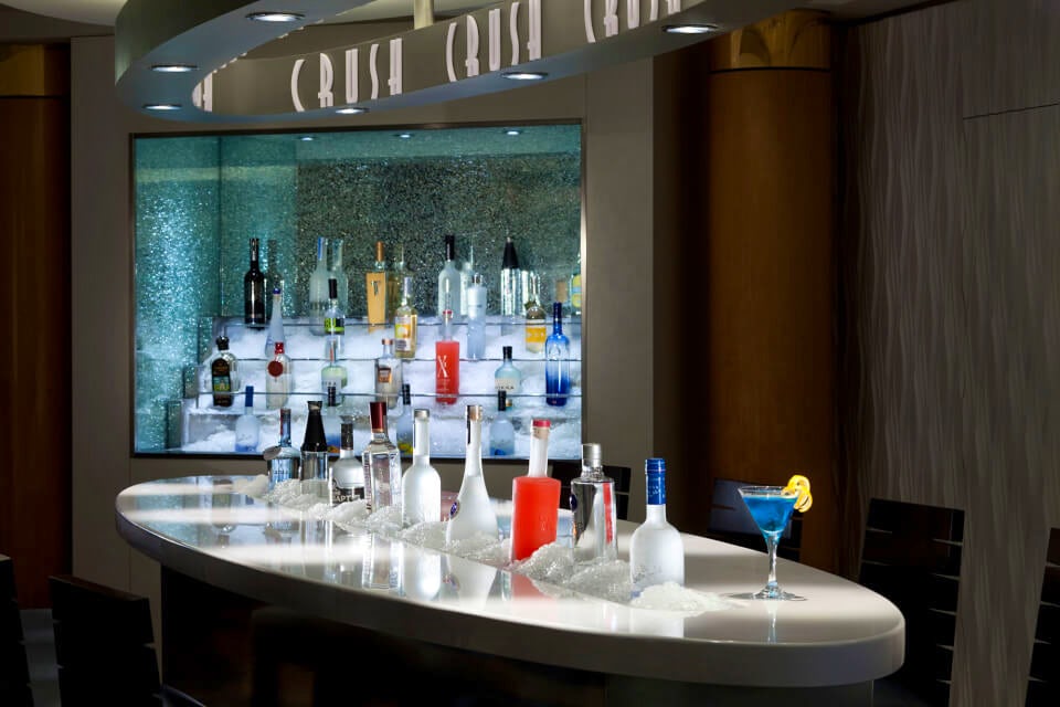 Bar on the Celebrity Infinity