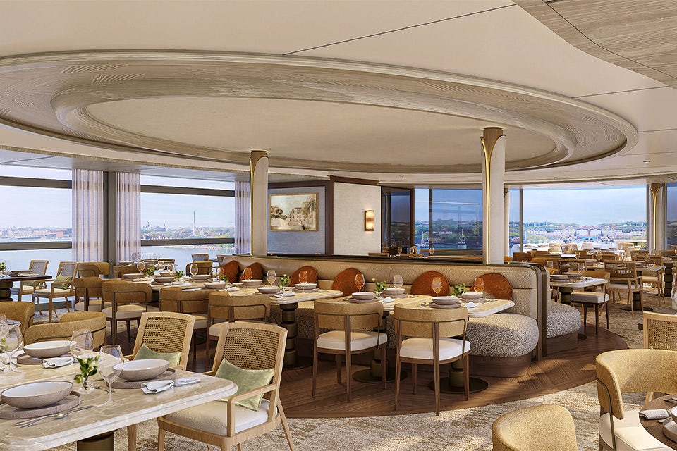 Dining on the Celebrity Roamer