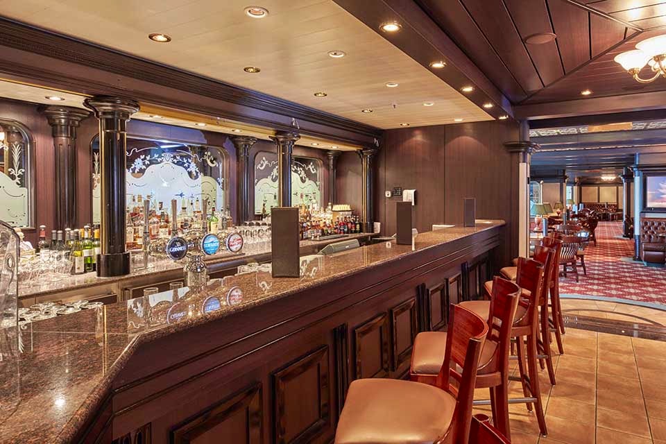 Bar on the Queen Mary 2