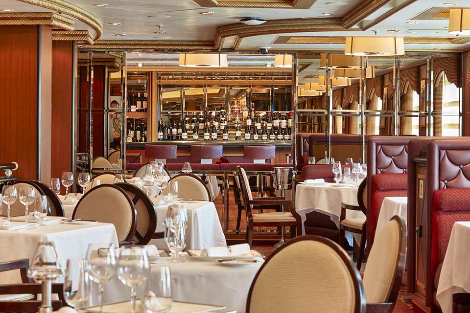 Dining on the Queen Victoria