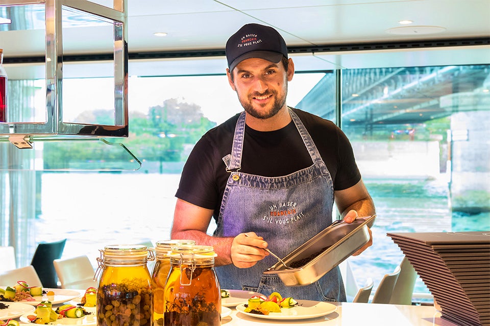 Dining on the Emerald Liberté
