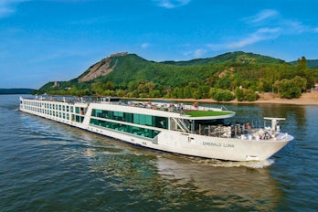 Image of Emerald Luna