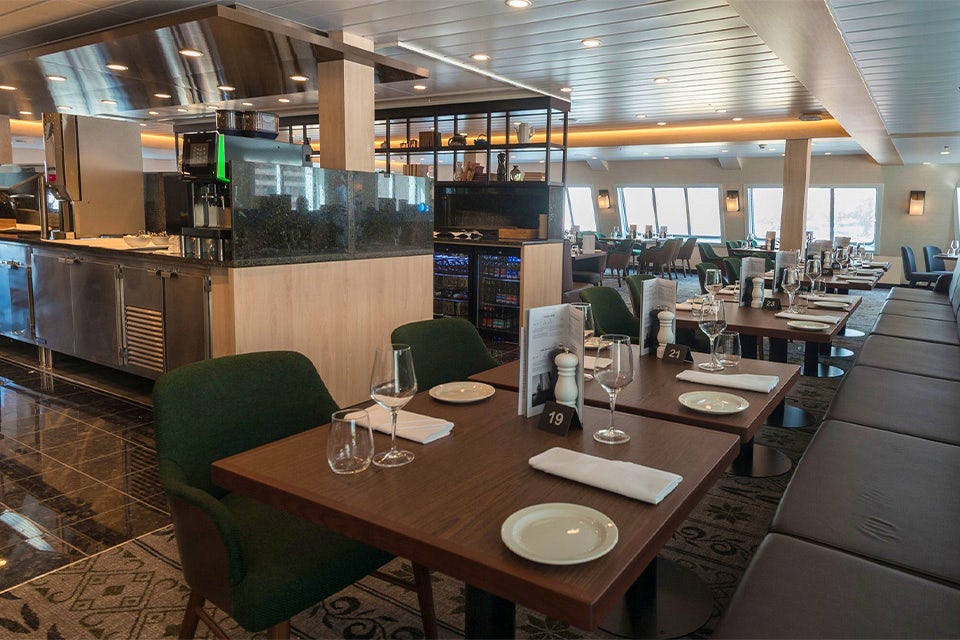 Dining on the MS Spitsbergen